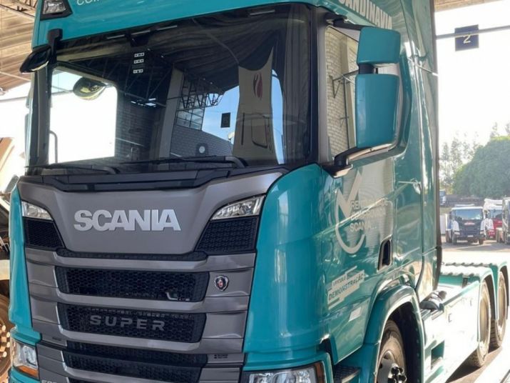 SCANIA R560 SUPER 6X4 2023/2024 (6J42) 2024