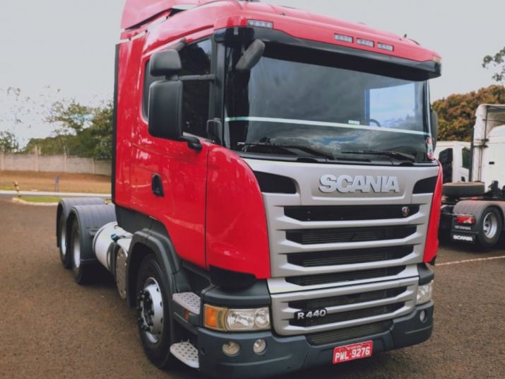 R 440 6X2 TRUCADO 2015