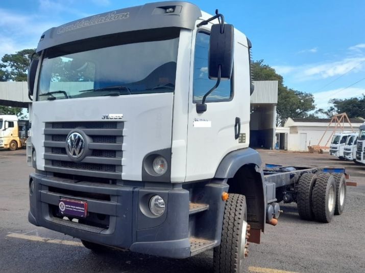 CAMINHÃO VW 31330 6X4 2022/2023 2023